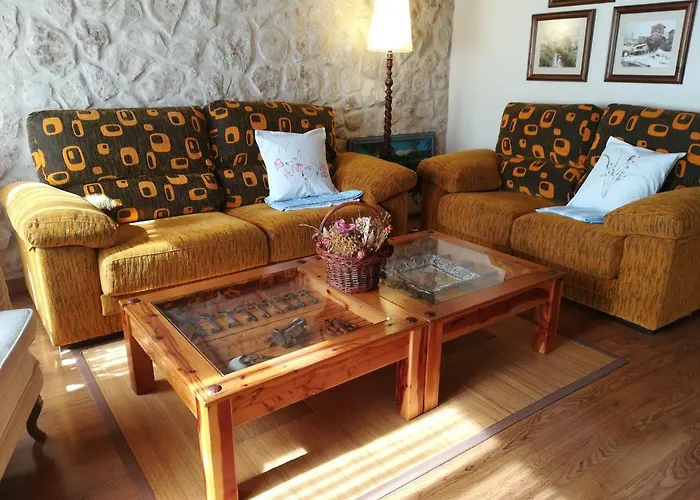 Isabel Y Fernando * Castillejo de Robledo